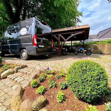 In With Swimming Pool * Quickborn (Pinneberg)